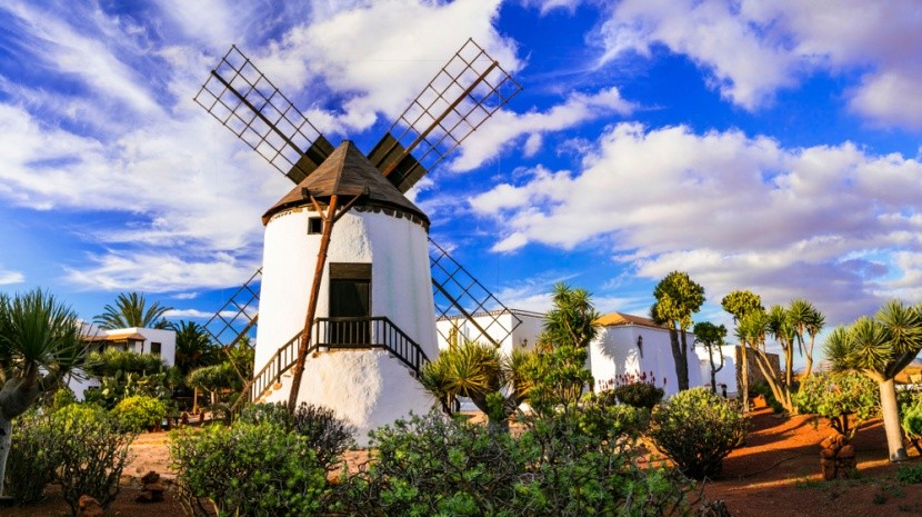 Tradiční větrné mlýny na Fuerteventuře