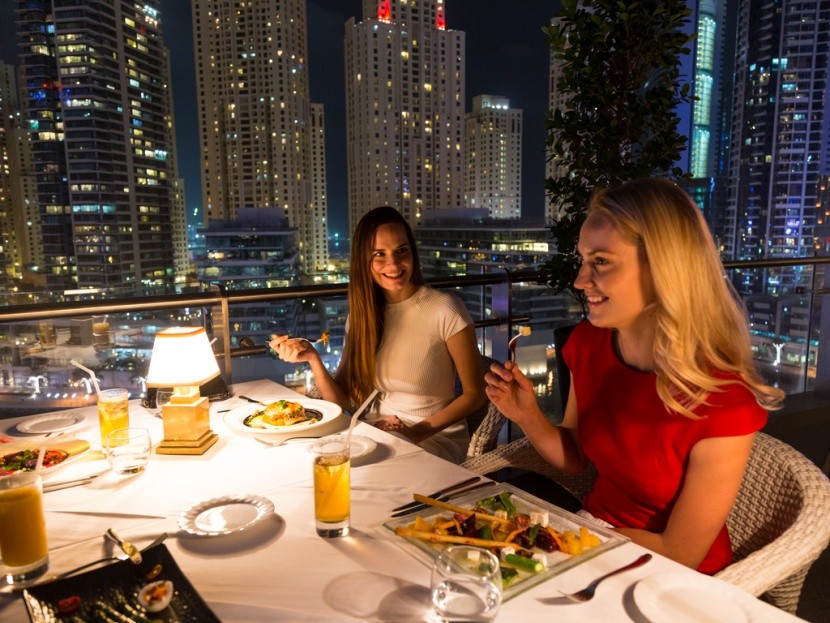 Večeře v Dubaji
