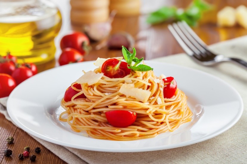 Klasszikus: spagetti paradicsomszószban