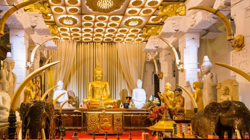 Chrám Buddhova zubu v Kandy, Srí Lanka