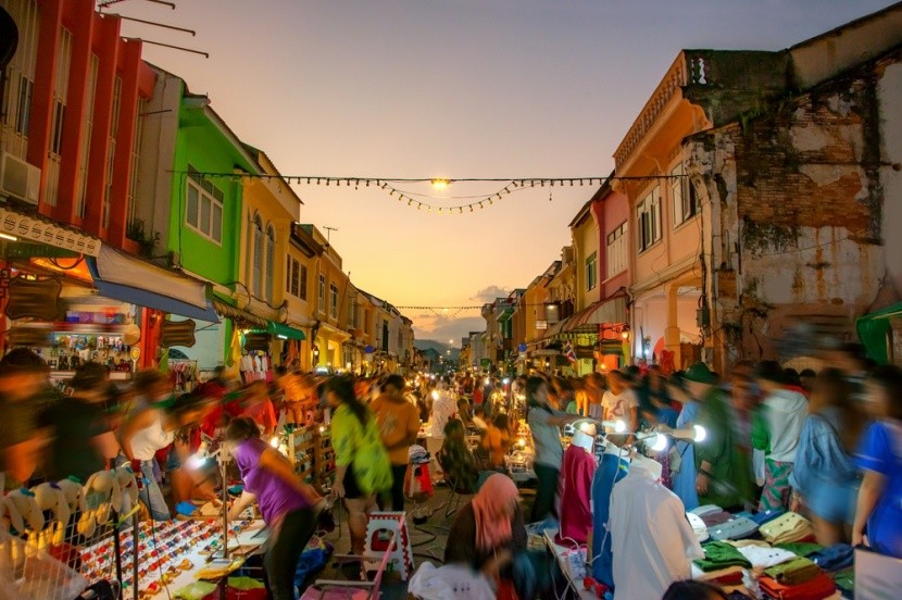 Lüktető éjszakai élet a thaiföldi piacokon