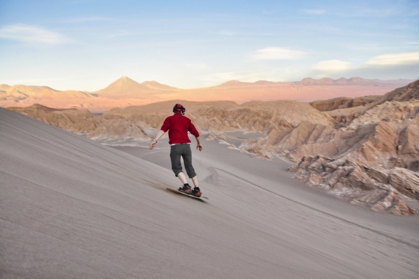 Sandboarding v poušti Atacama, Chile