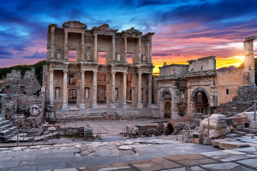 Ruiny biblioteki w Efez, Turcja