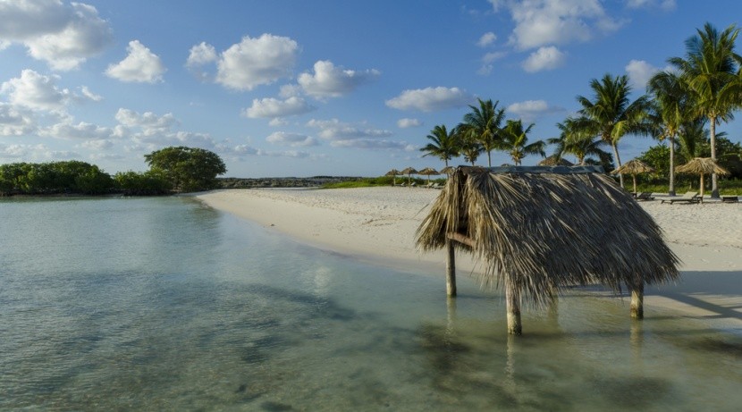 Pláž v Cayo Santa Maria, Kuba