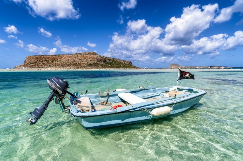 Łódka na plaży Balos