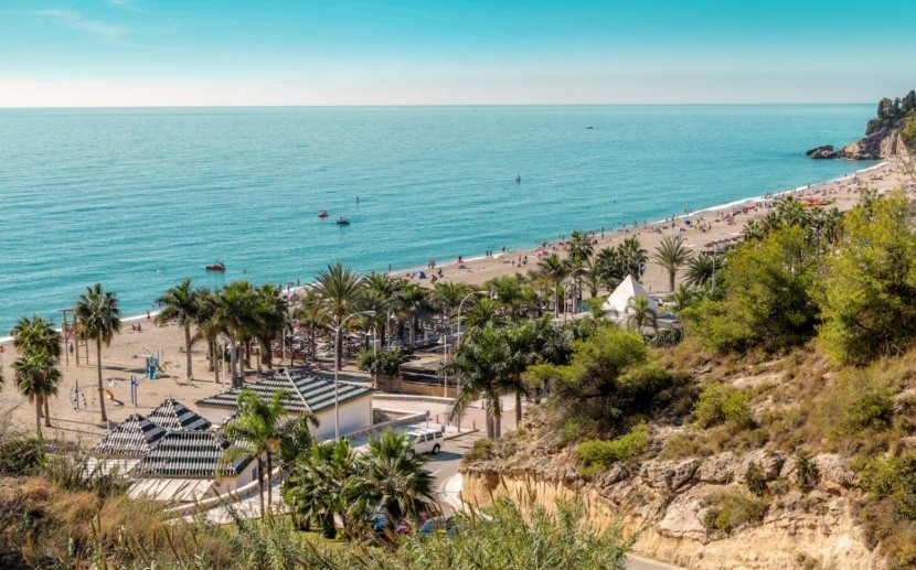 Playa Burriana, Nerja