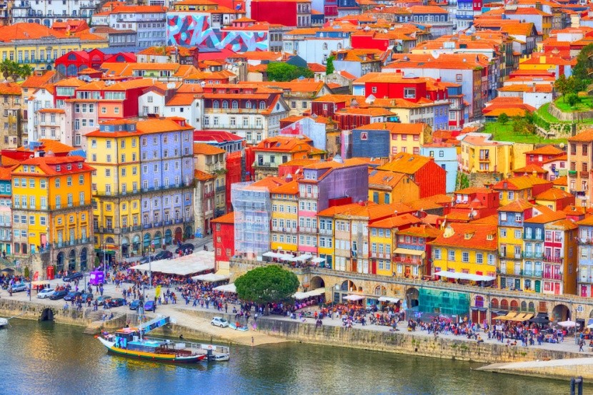 Čtvrť Ribeira v Porto, Portugalsko