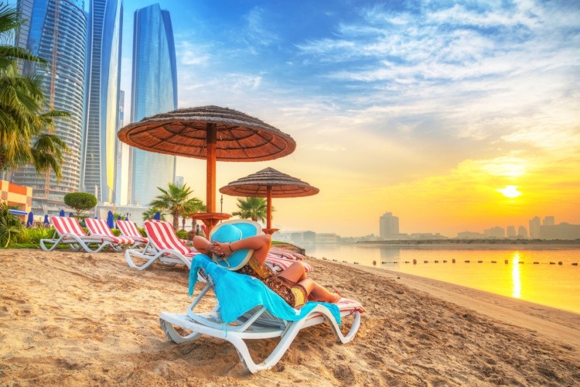 Relax na pláži v Dubaji