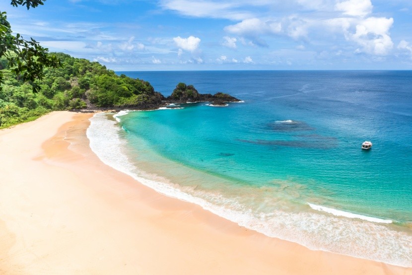 Zsúfolt a Copacabana? Irány a Baia do Sancho!