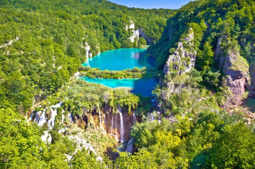 Valószerűtlenül kék Plitvicei-tó
