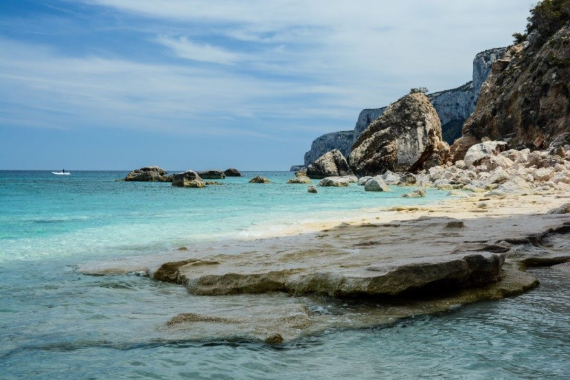 Urocze zakątki wśród skał na Sardynii