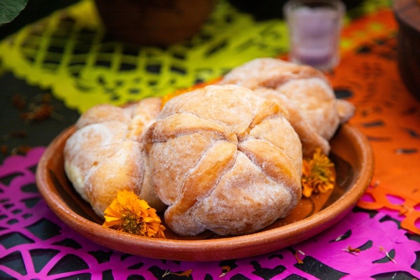 Chleb pan de muerto