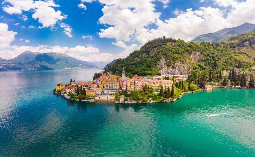 městečko Varenna, jezero Como