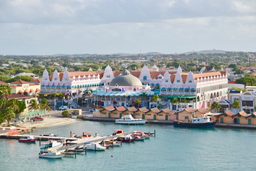 přístav v hlavním městě Oranjestad, Aruba