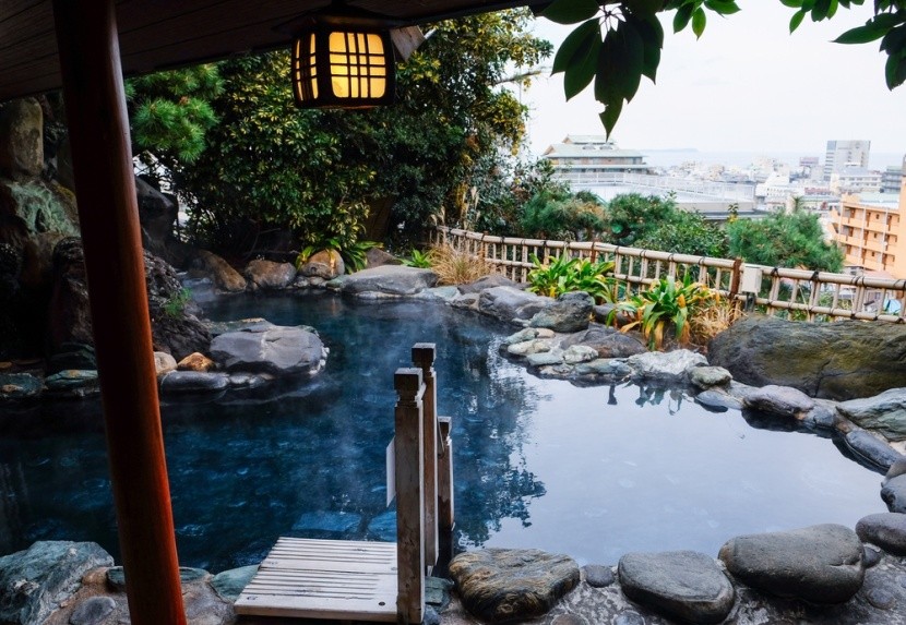 onsen, tradiční japonská horká koupel