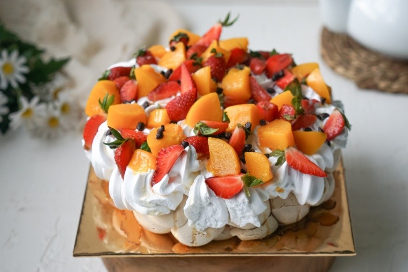 Pavlova s ovocem