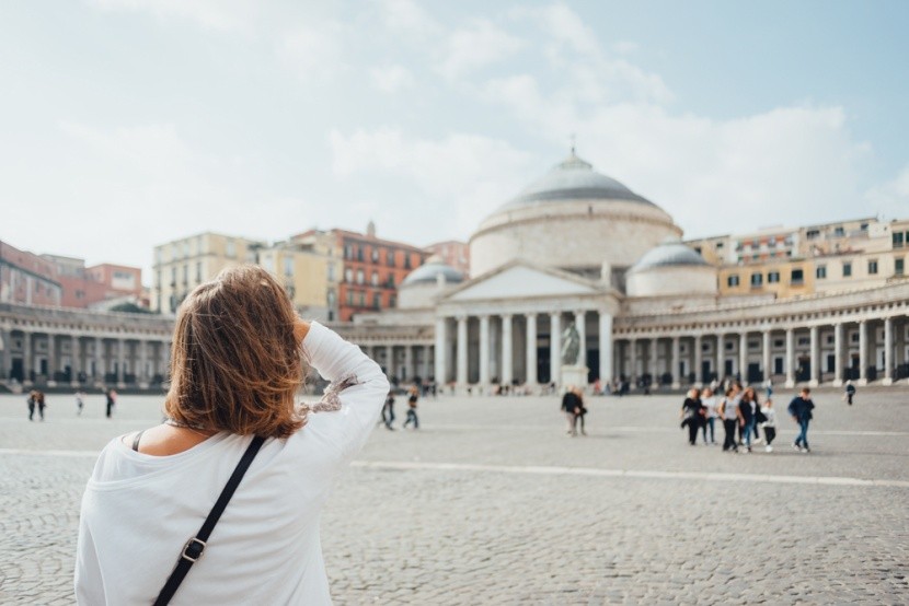 Piazza del Plebiscito, Neapol