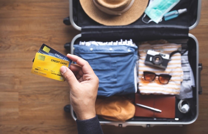 Zabalte si dvě platební karty