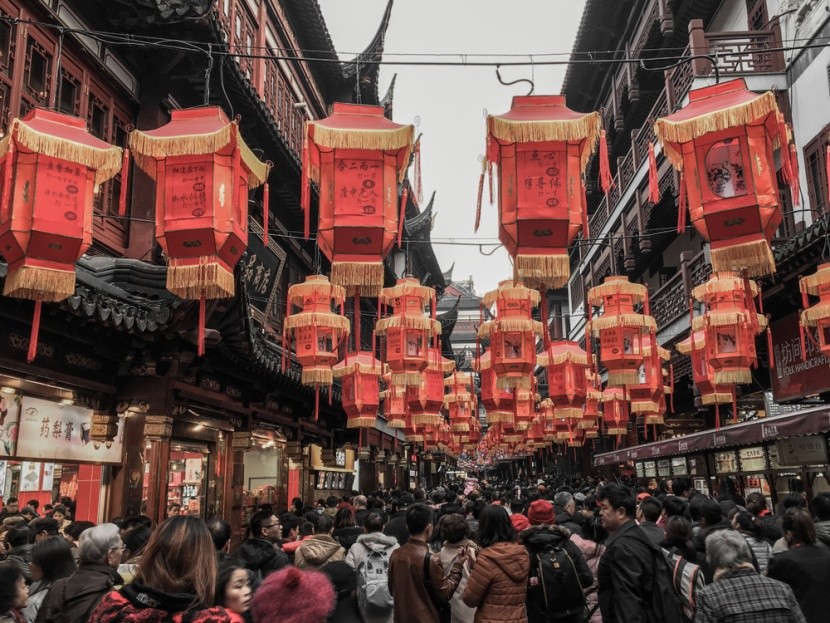Ulice Old Town v Šanghaji počas Sviatku jari