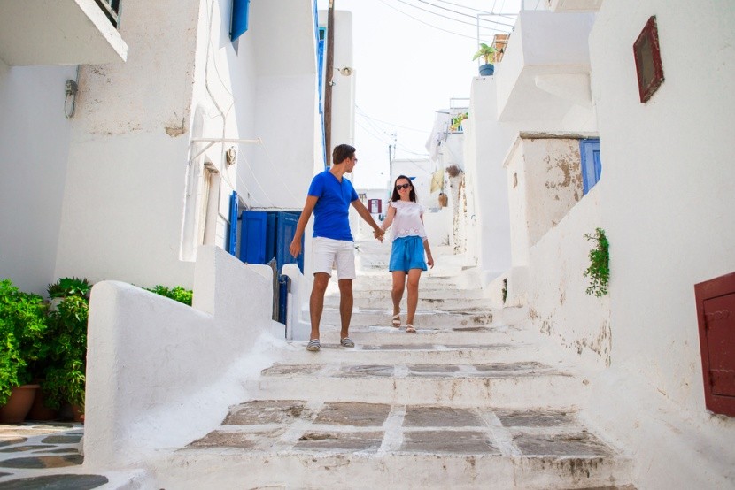 Zakochana para na Santorini