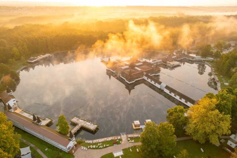 termální jezero Hevíz, Maďarsko