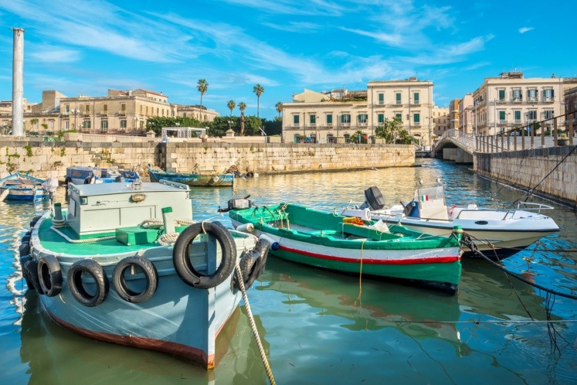 rybářské lodě, Ortigia, Sicílie