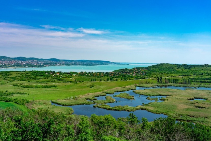 Panoráma a tihanyi Őrtorony-kilátóból