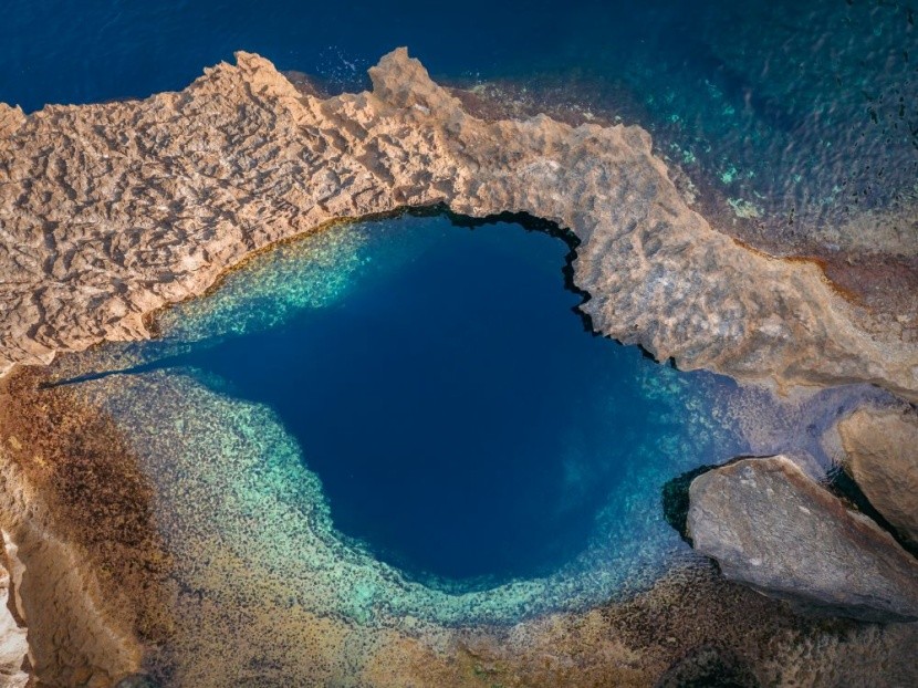 Jezioro Blue Hole na Gozo