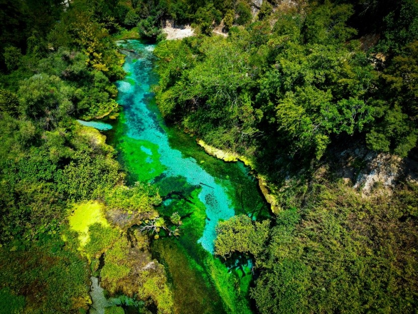 Modré oko, Syri i Kaltër,  Albánie