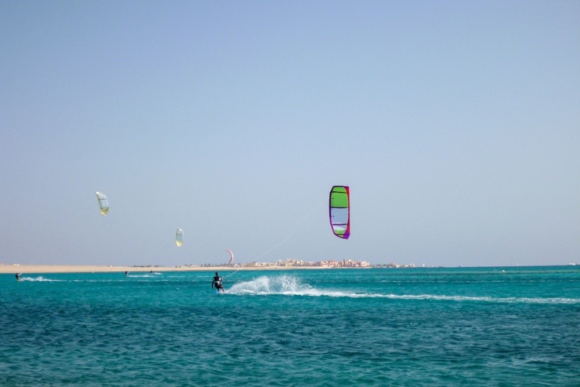Kiteboarding v Soma Bay