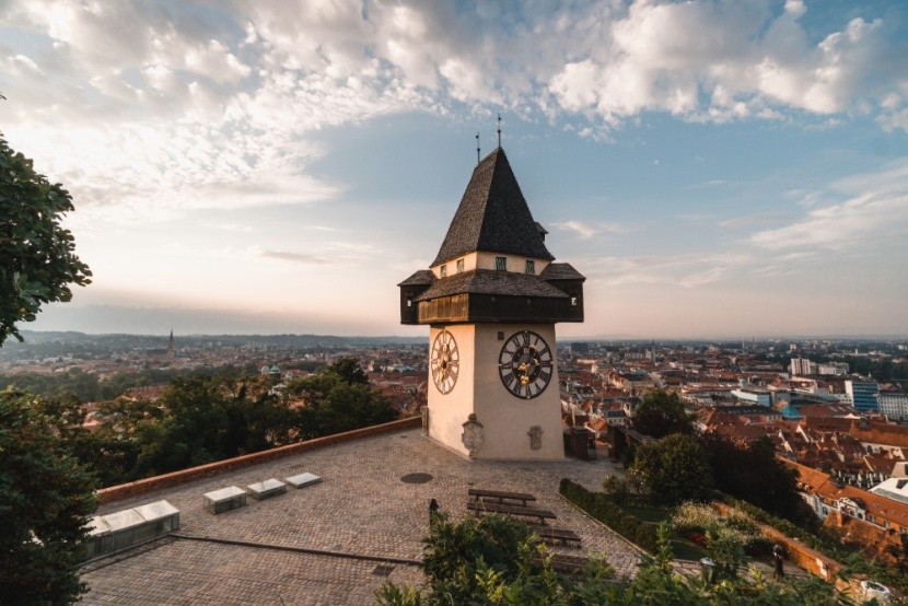 A Schlossberg domb óratornya