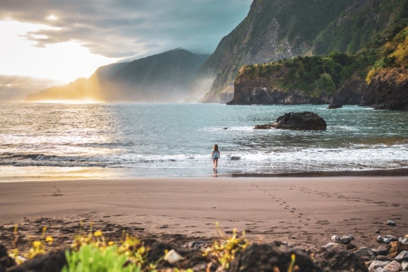 A Seixal strand Madeirán