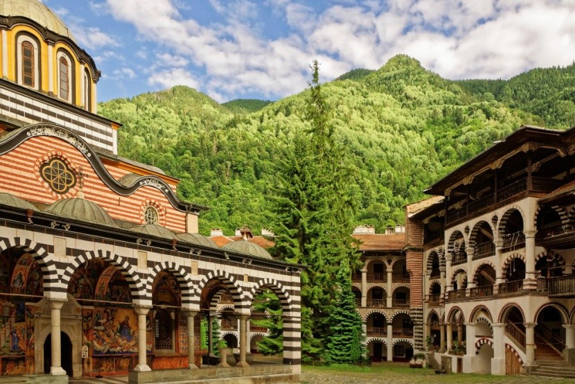 A Rilai kolostor belső udvara