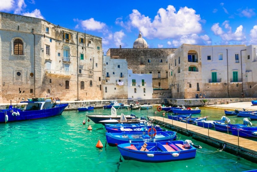 Monopoli mesebeli kikötője