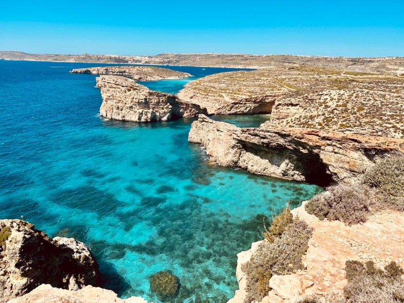 Lazurowa woda na Comino