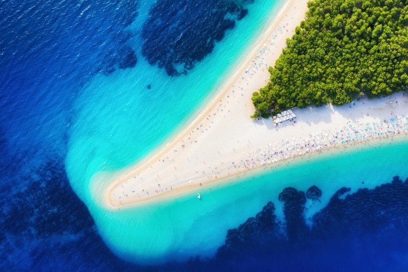 A híres strand Brac szigetén