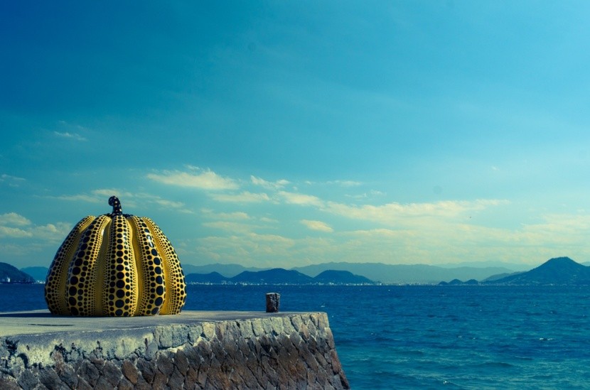 žlutá dýně, Naoshima, Japonsko