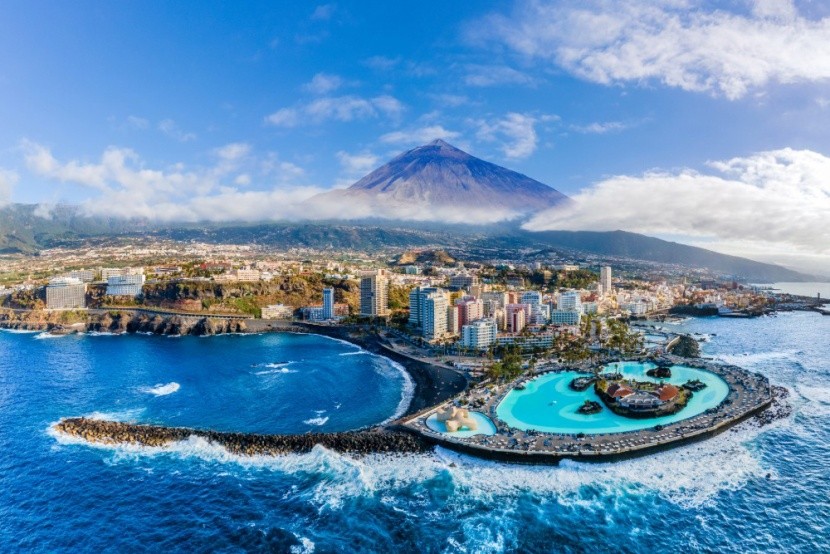 Tenerife látképe a Teide vulkánnal