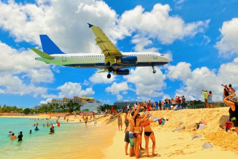 Maho Beach, plane spotting