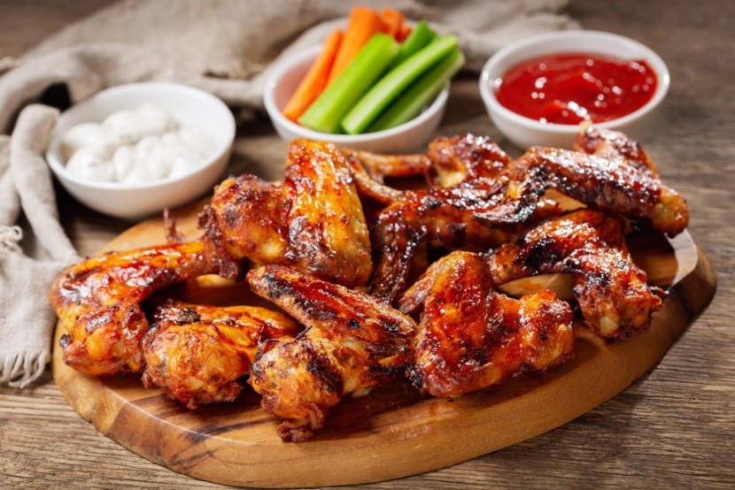 Az ízletes barbecue csirkeszárnyak